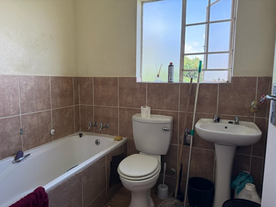 2 Bedroom Property for Sale in Rustenburg Central North West